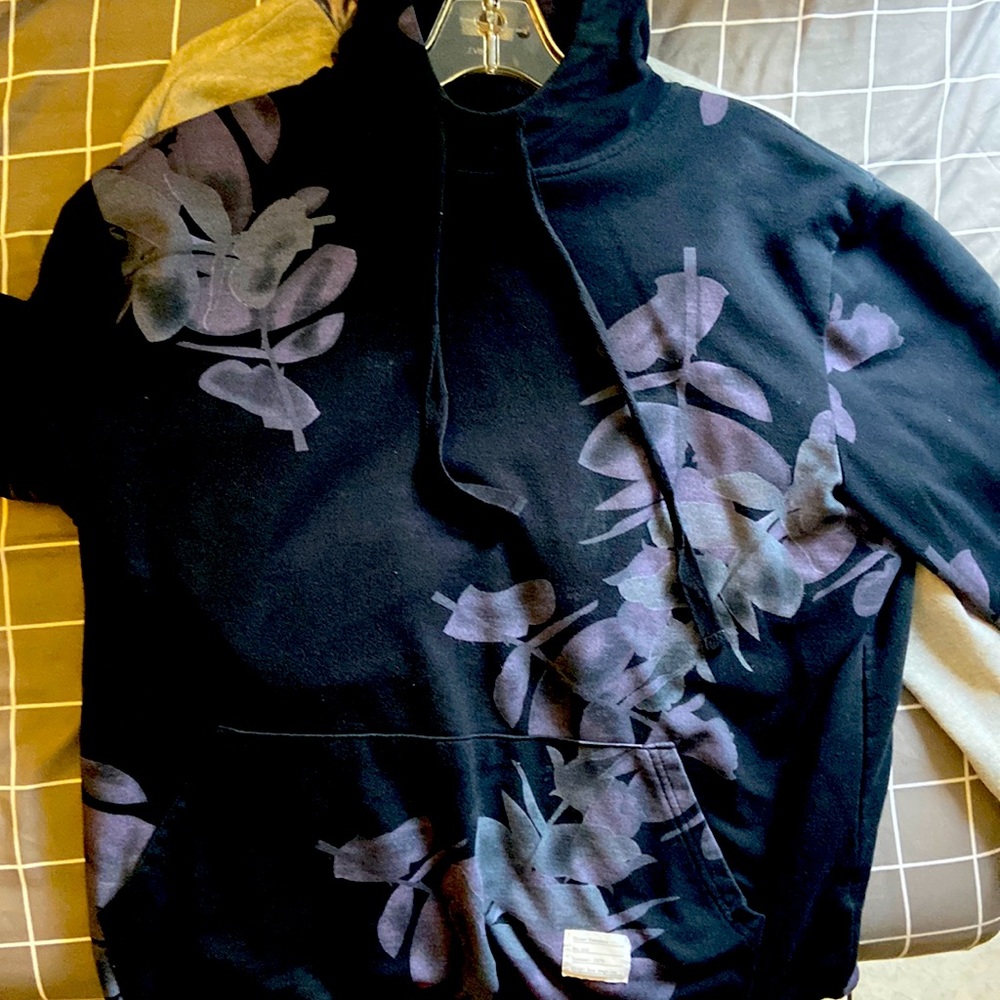 “BLACK & PURPLE” (M) Hoodie